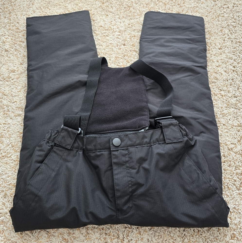 Children's place snowbib/ pants removable bib